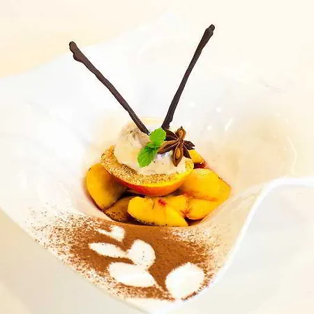 Kristal Palace - Tonelli - Adult Friendly